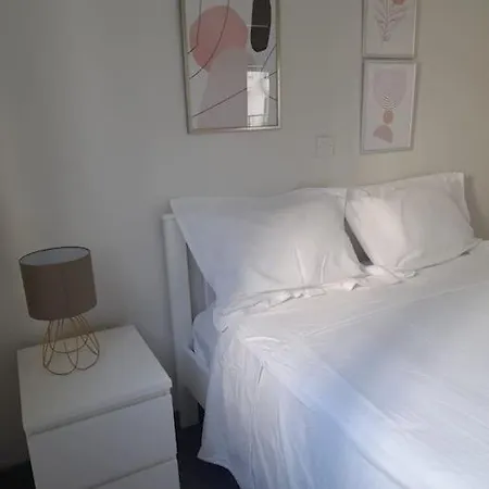 Chapo 2 Bedrooms アパート ニコシア
